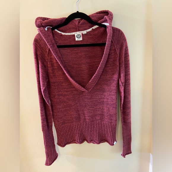 Red Roxy knit sweatshirt size large (fits more like medium) - Picture 2 of 9